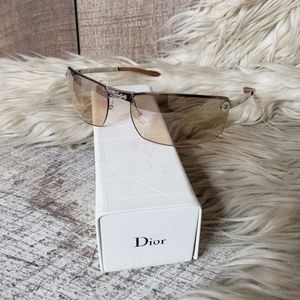 DIOR - Sunglasses & case